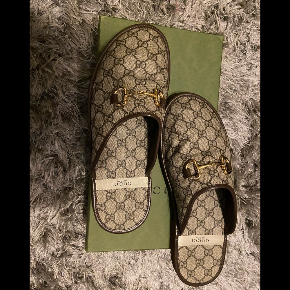 Men's GG slipper with Horsebit, worn a few times, gently used.